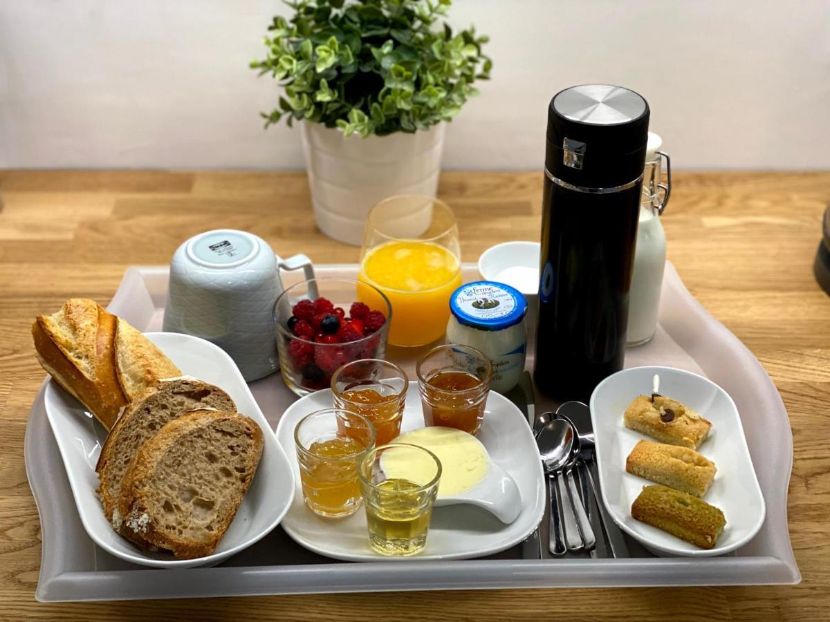 Au 10 Bed & Breakfast Luisant Екстер'єр фото