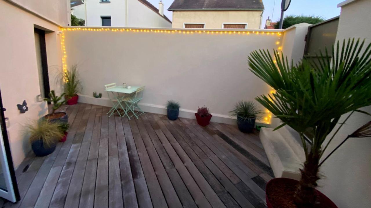 Au 10 Bed & Breakfast Luisant Екстер'єр фото