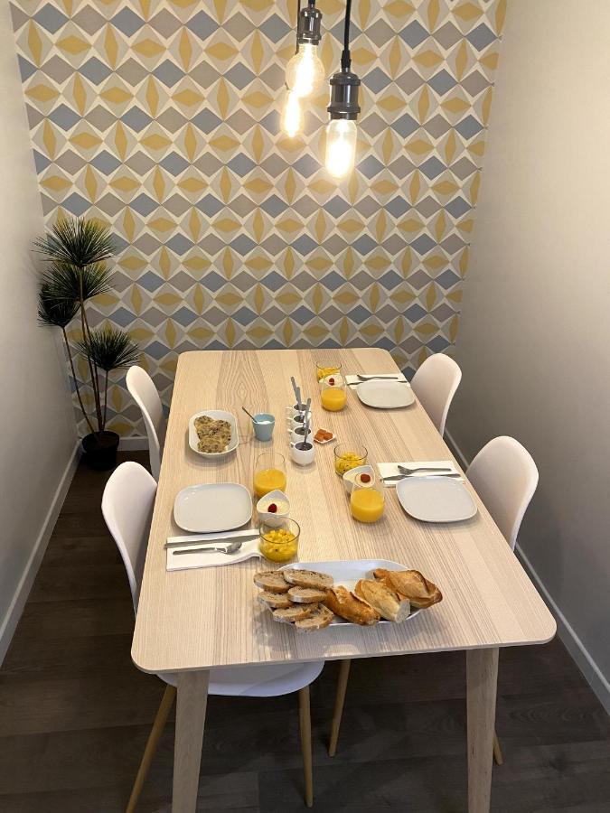 Au 10 Bed & Breakfast Luisant Екстер'єр фото
