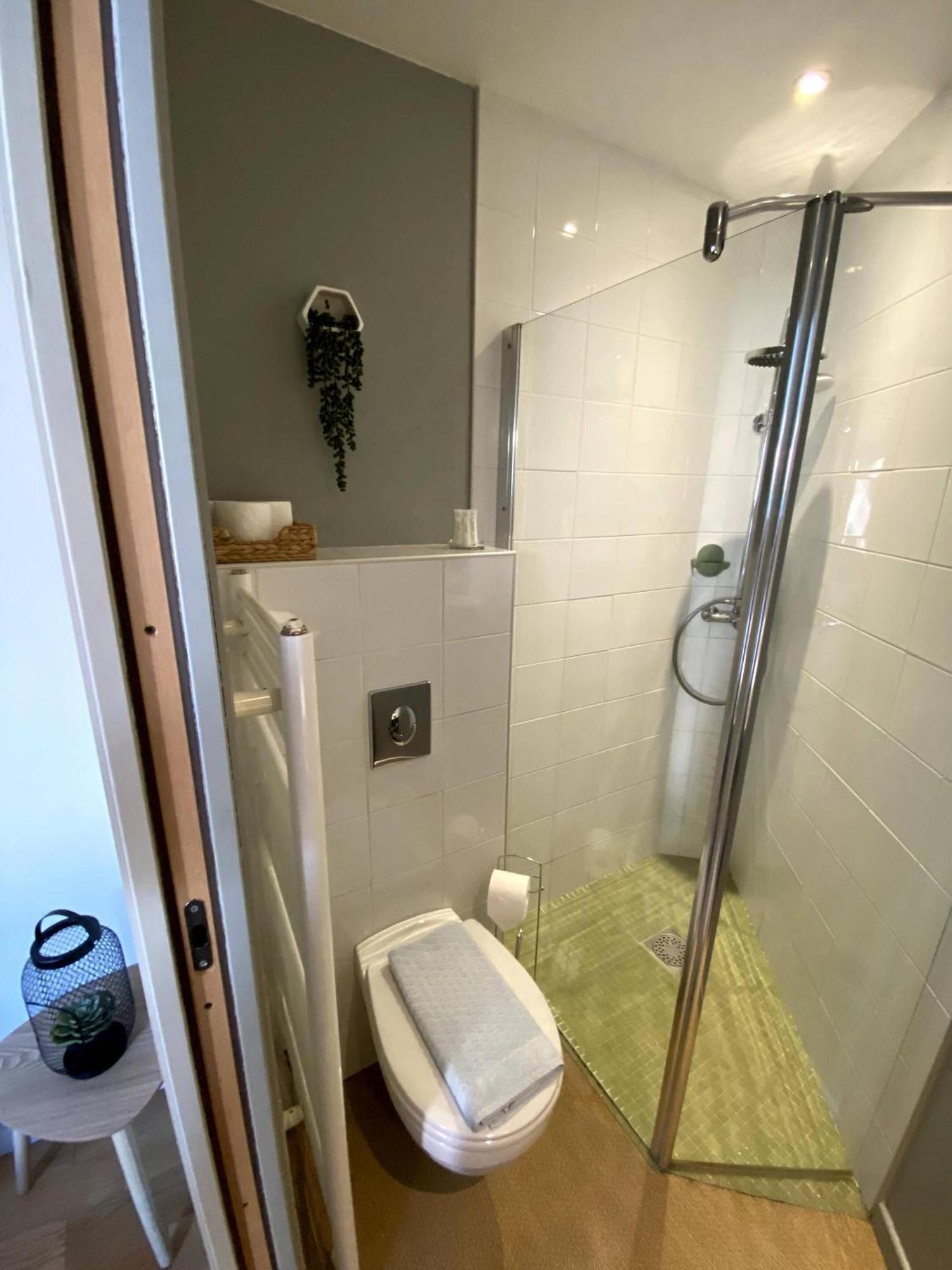 Au 10 Bed & Breakfast Luisant Номер фото